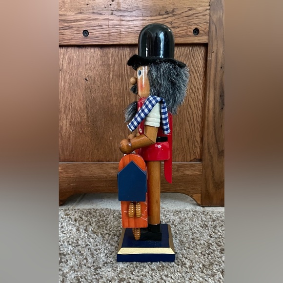 Nutcracker - Picture 3 of 6